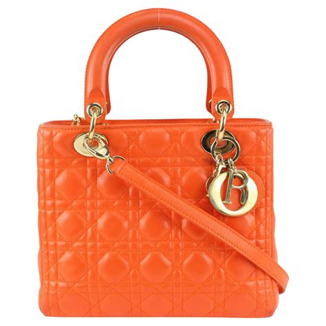 lady dior taille moyenne en peau d'agneau|Sac Lady Dior Medium Cuir d'agneau Cannage dégradé verni et .